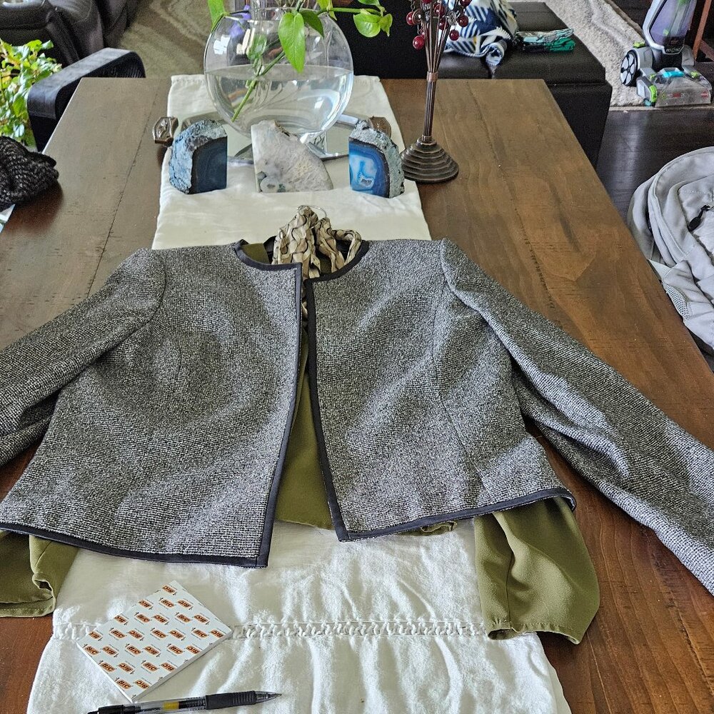 Anne Klein Suit jacket size 12/ DKNY Olive Green Blouse Size xs